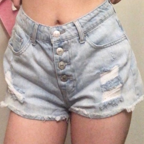 High Waisted Shorts - Picture 4 of 4